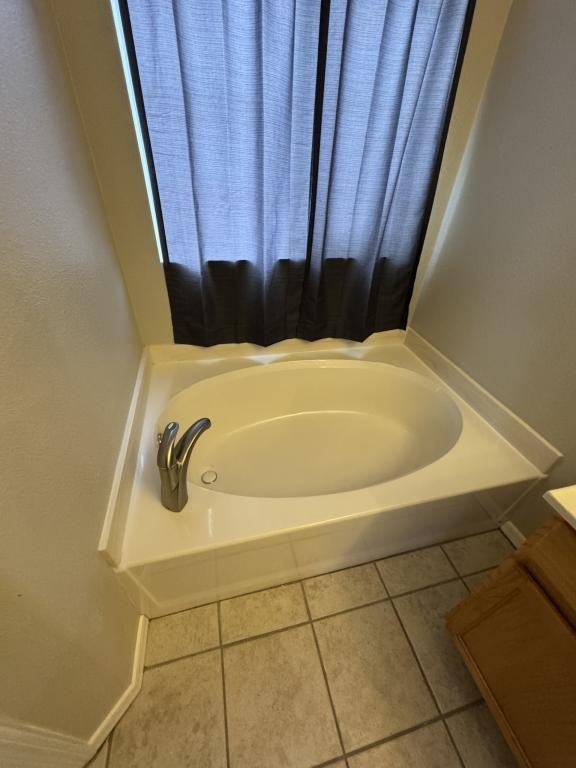 3858 E Ames Ave - Photo 7 of 11