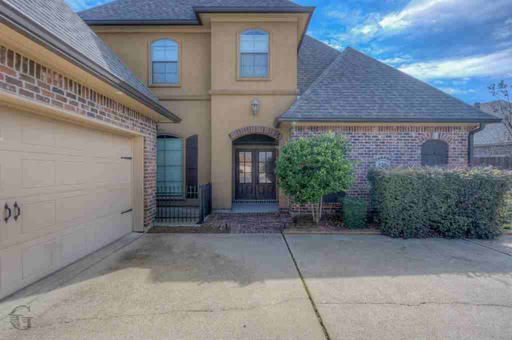 520 Falling Water Cir - Photo 2 of 19