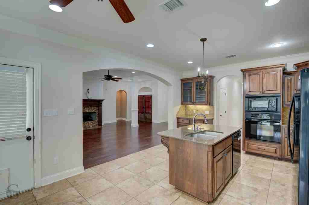 520 Falling Water Cir - Photo 7 of 19