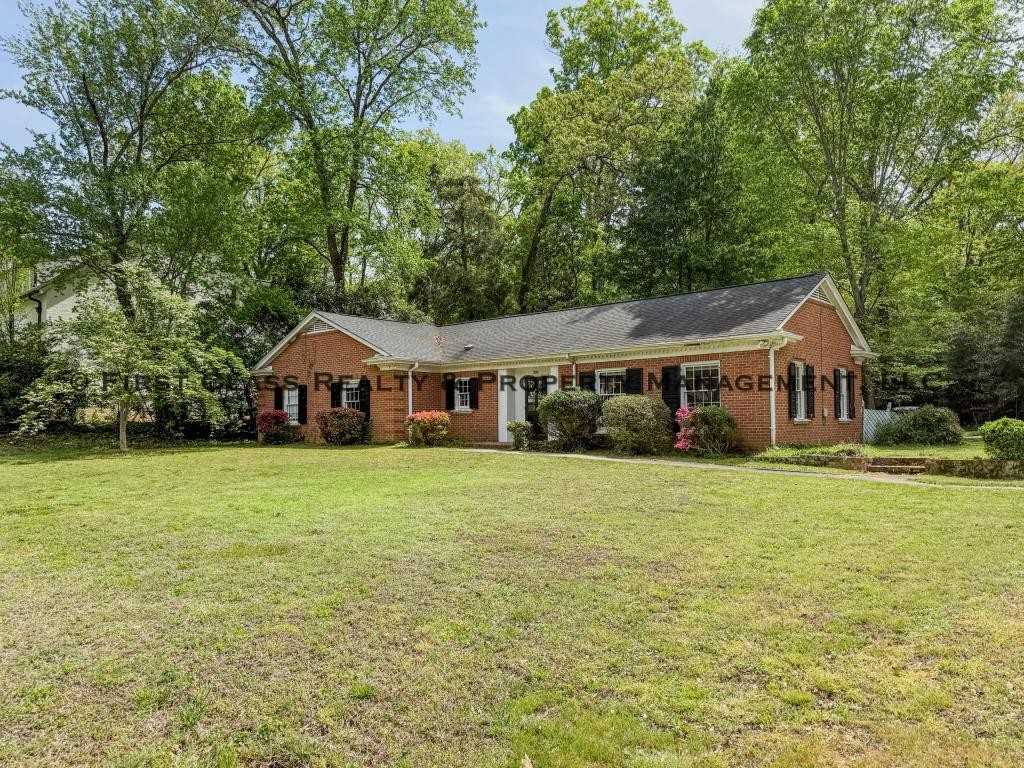 500 Ashworth Rd - Photo 2 of 50