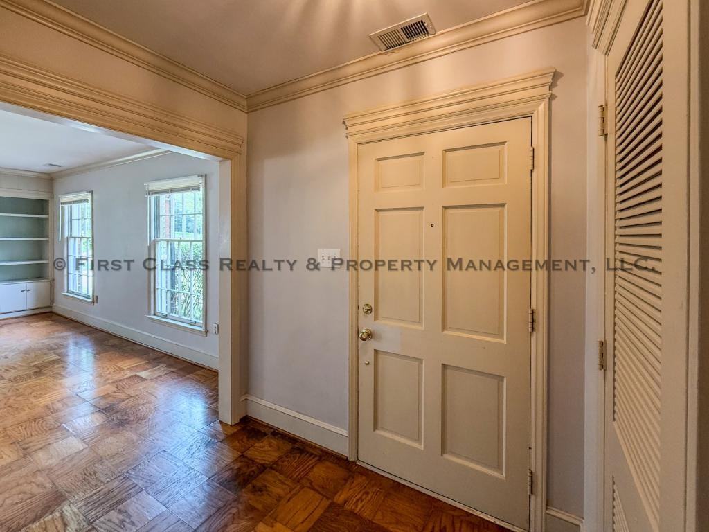 500 Ashworth Rd - Photo 7 of 50