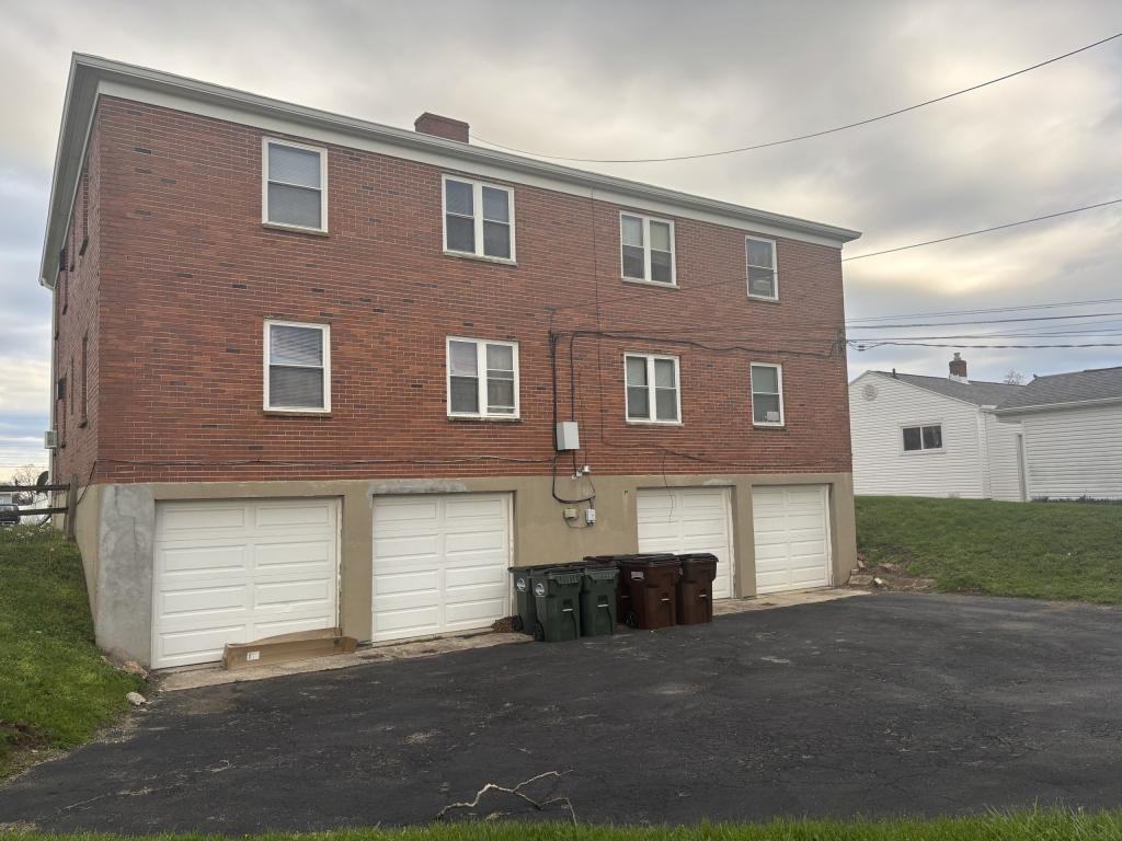 618 Jefferson St - Photo 2 of 13