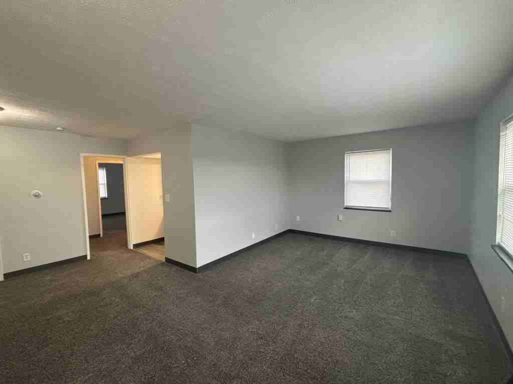 618 Jefferson St - Photo 3 of 13