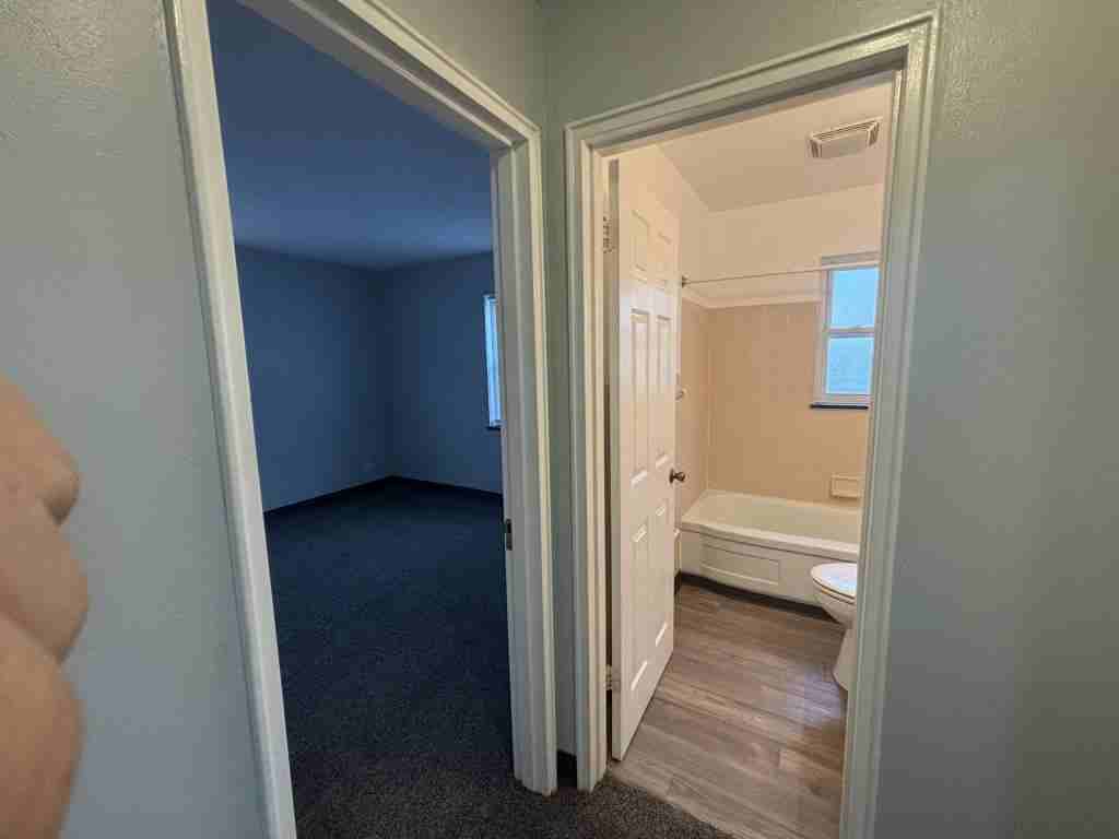 618 Jefferson St - Photo 7 of 13