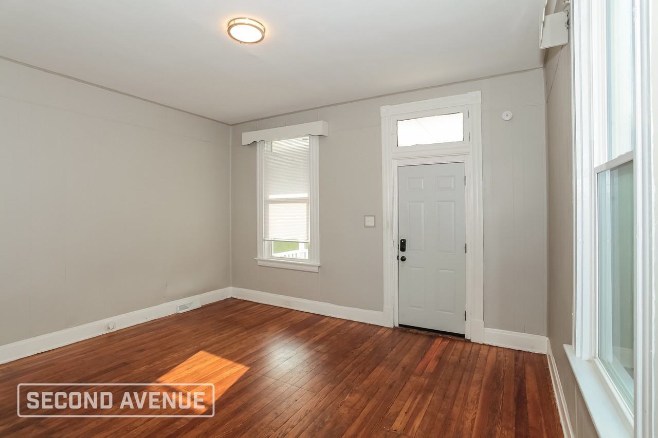 1233 Dewey Ave - Photo 4 of 26