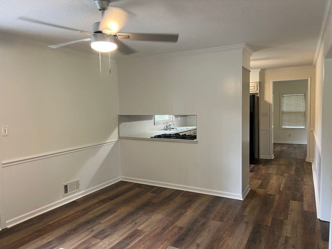 8505 Bells Ferry Rd - Photo 5 of 13