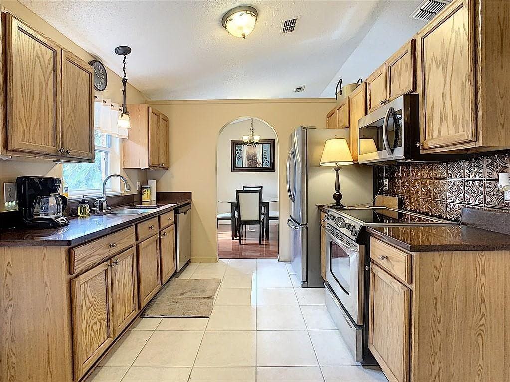 513 Bent Oak Loop - Photo 4 of 19