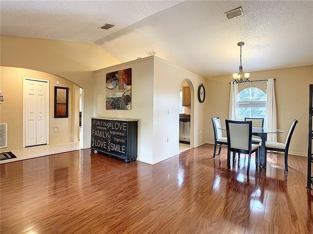 513 Bent Oak Loop - Photo 5 of 19