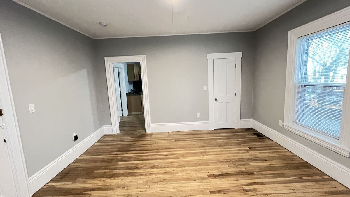 31 Ridgeway St - Photo 5 of 15