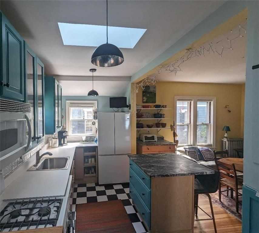 99 Arnold St - Photo 3 of 11