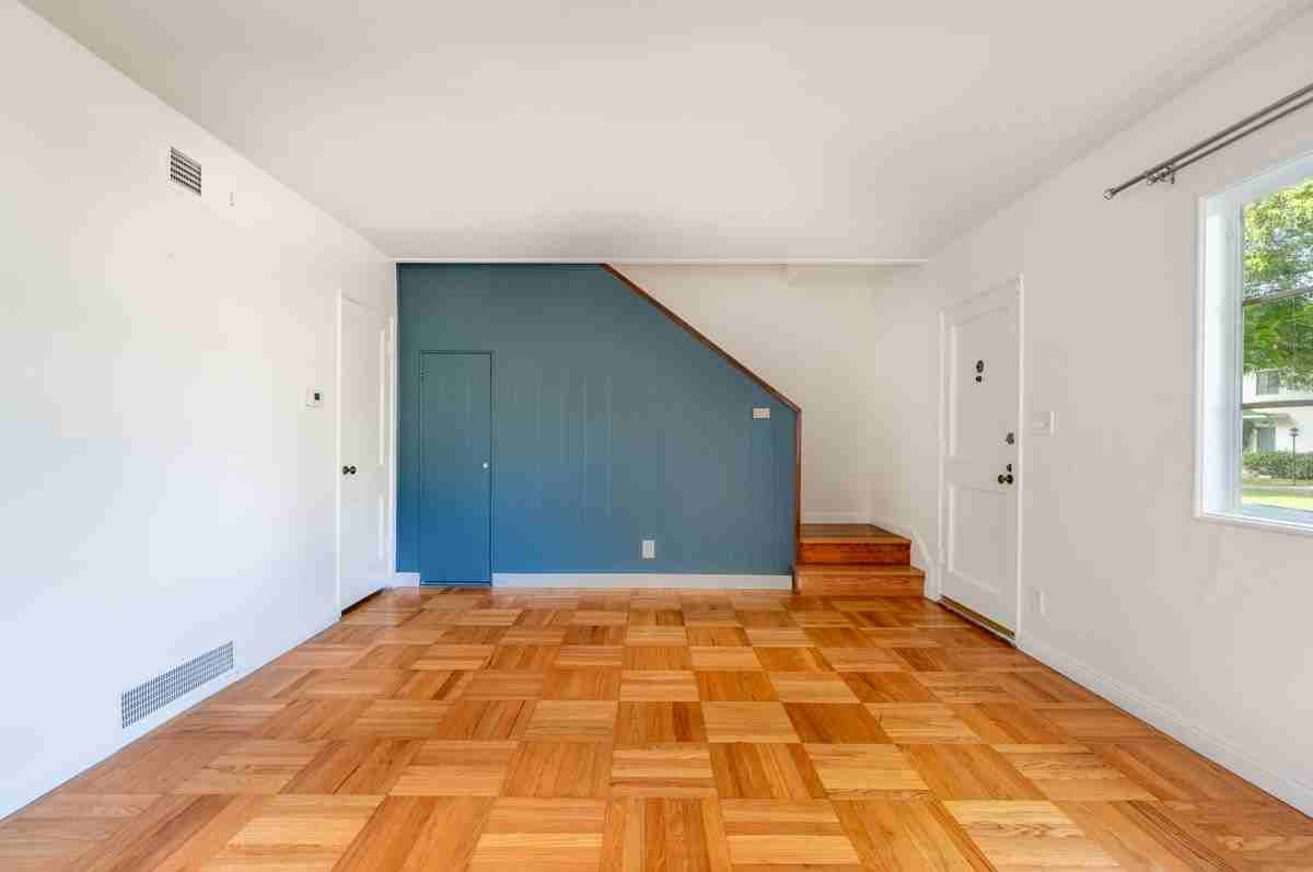 5161 Village Grn - Photo 4 of 9