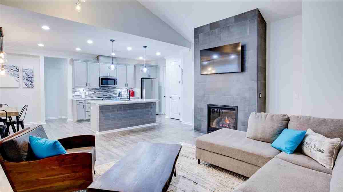 1571 Shoreside Dr - Photo 3 of 20