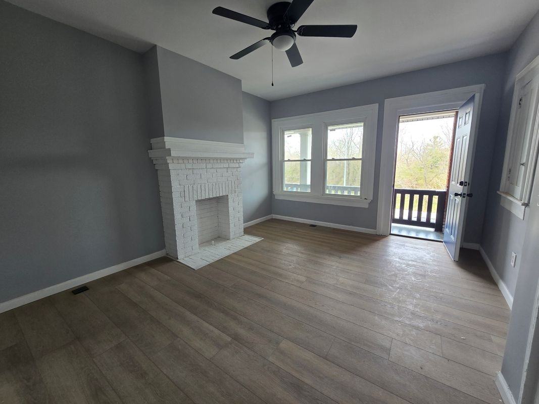 1501 Riverside Dr - Photo 3 of 7