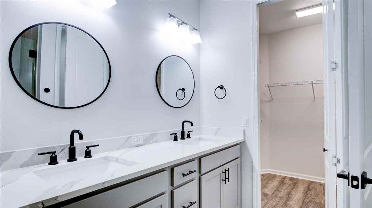 125 Parrot Ave - Photo 4 of 21