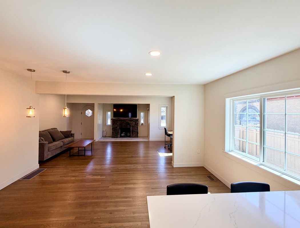 557 S University Blvd - Photo 2 of 27