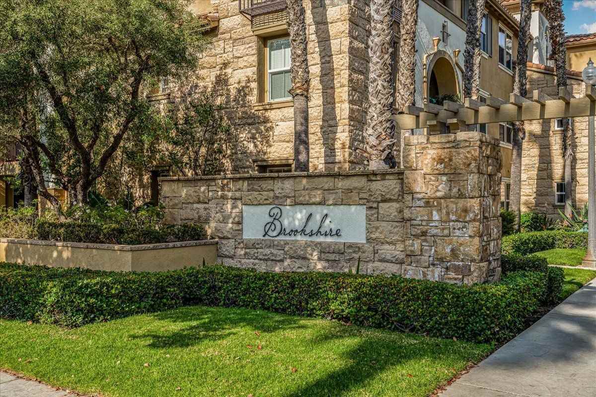 259 Riverdale Ct - Photo 4 of 48