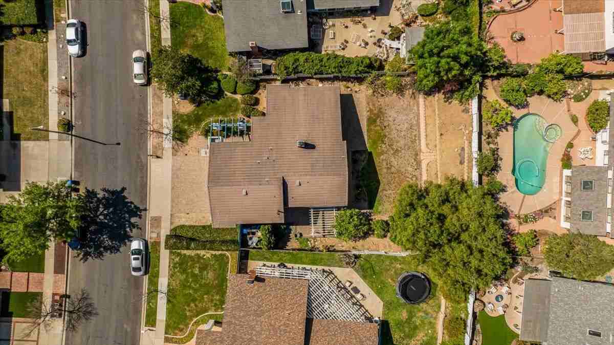 327 Bethany St - Photo 5 of 50