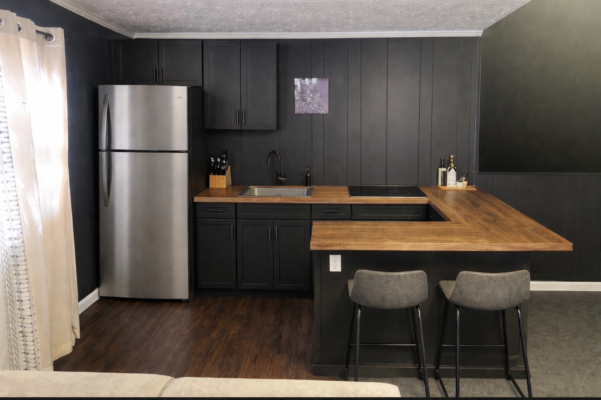 3077 Laura Ln - Photo 3 of 10