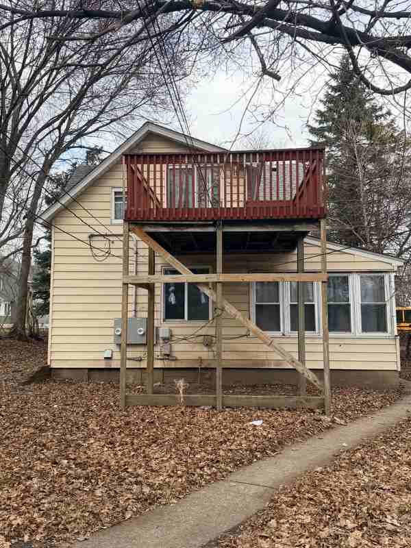 1030 Reaney Ave - Photo 2 of 12