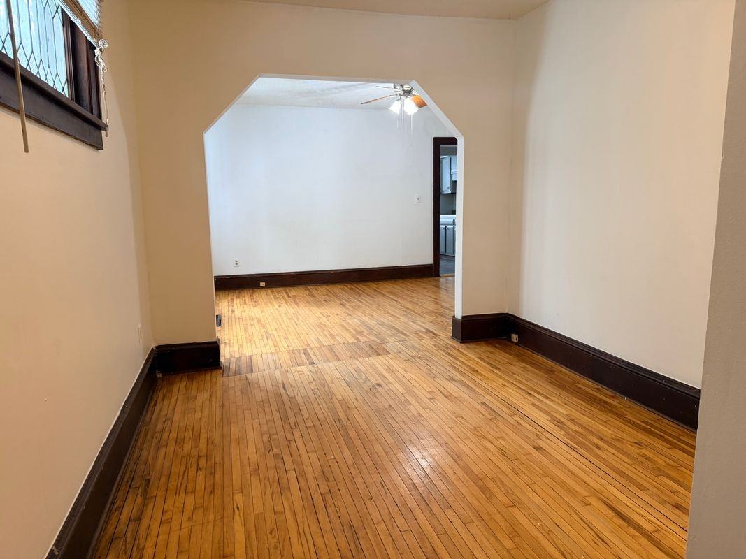 1030 Reaney Ave - Photo 3 of 12