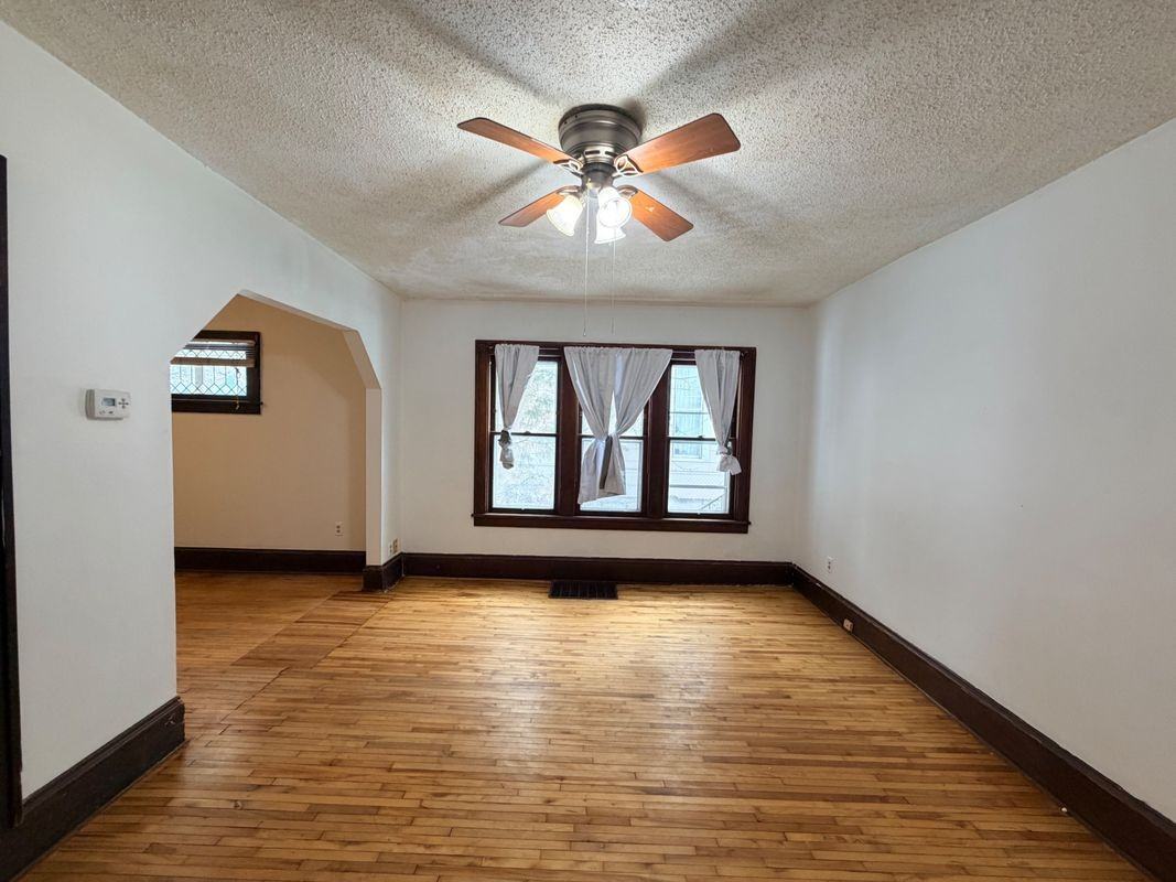 1030 Reaney Ave - Photo 6 of 12