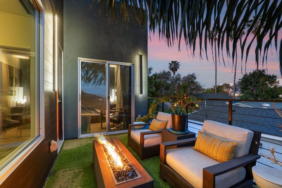 1928 Howard Ave - Photo 3 of 50