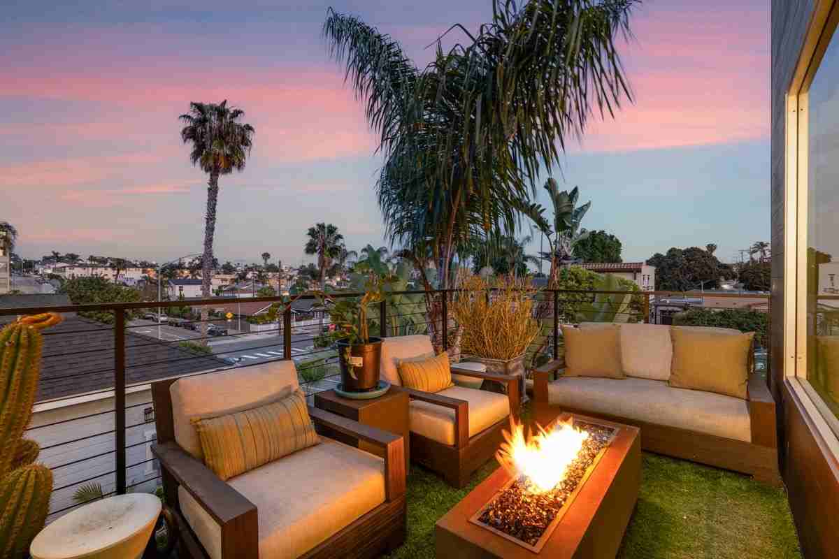 1928 Howard Ave - Photo 5 of 50