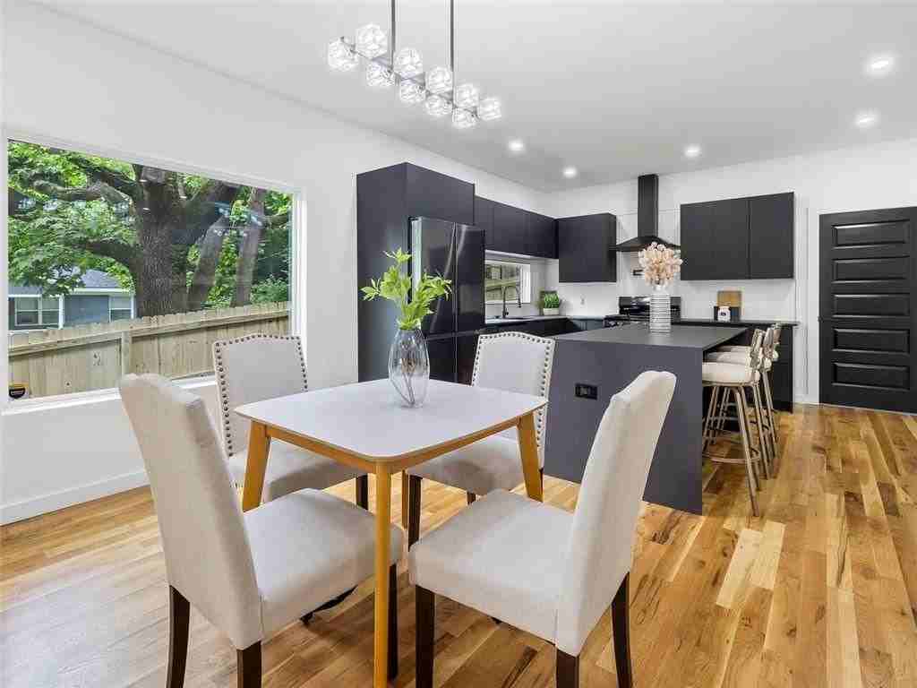 1065 Hubbard St Sw - Photo 6 of 20