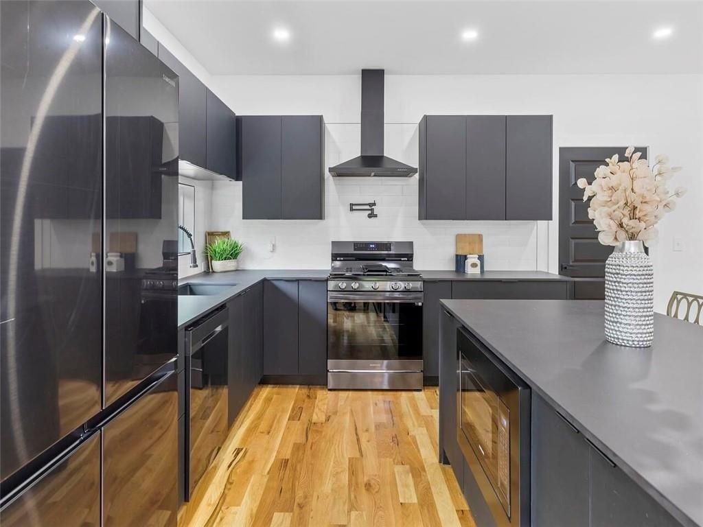 1065 Hubbard St Sw - Photo 7 of 20