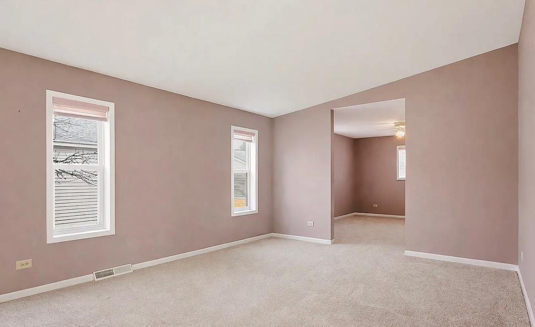 323 Belmont Ct - Photo 4 of 4