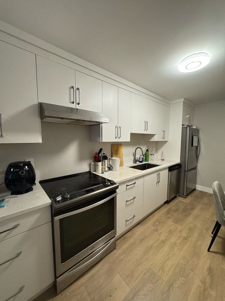 2240 Brookmount Avenue - Photo 3 of 6