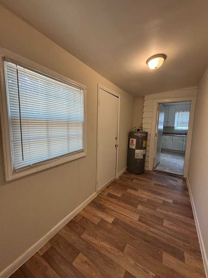 282 Windsor Dr - Photo 4 of 21