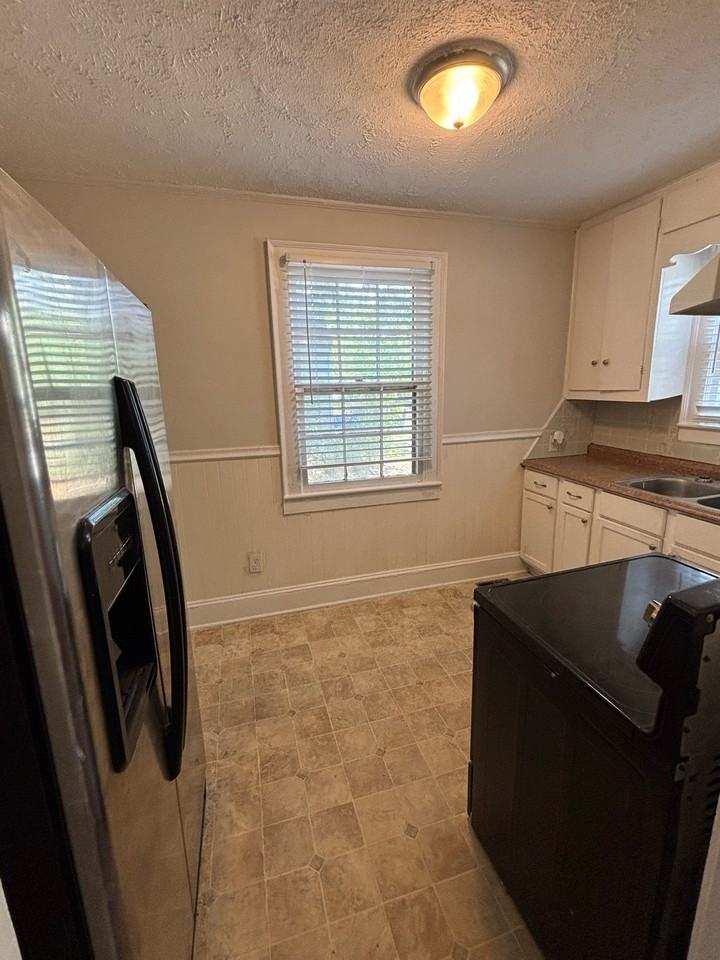 282 Windsor Dr - Photo 3 of 21