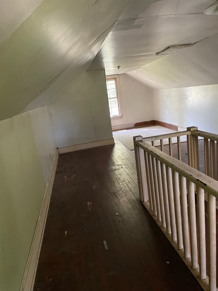 282 Windsor Dr - Photo 2 of 21