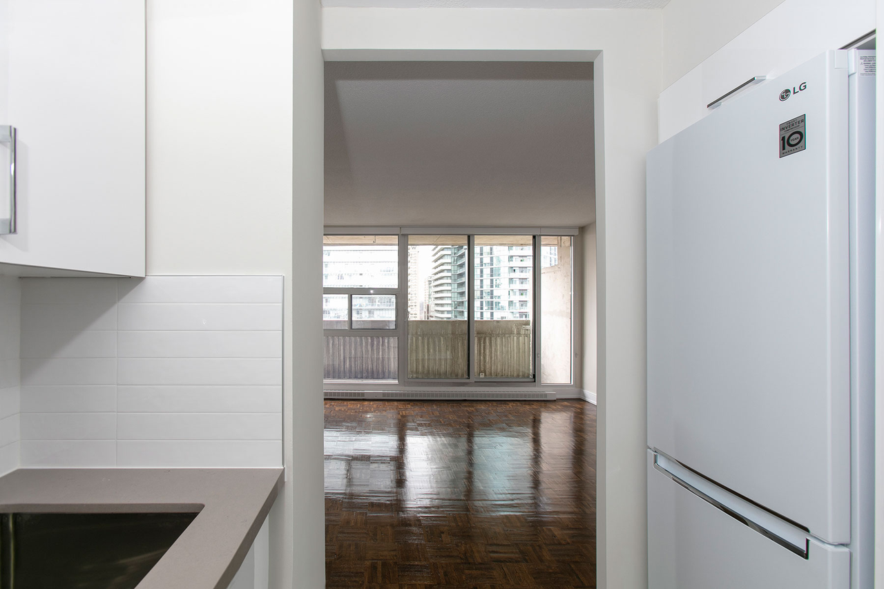 33 Isabella Street - Photo 2 of 19