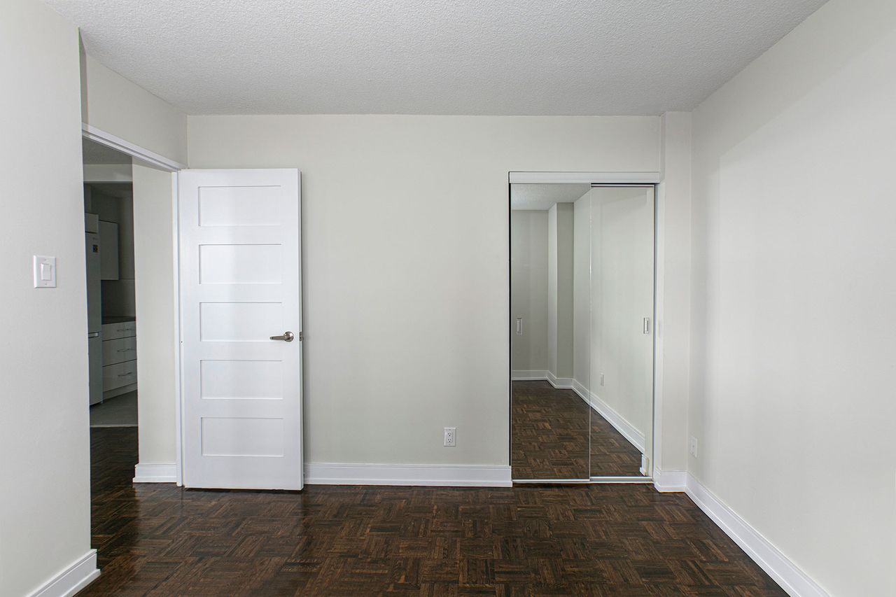 33 Isabella Street - Photo 5 of 19