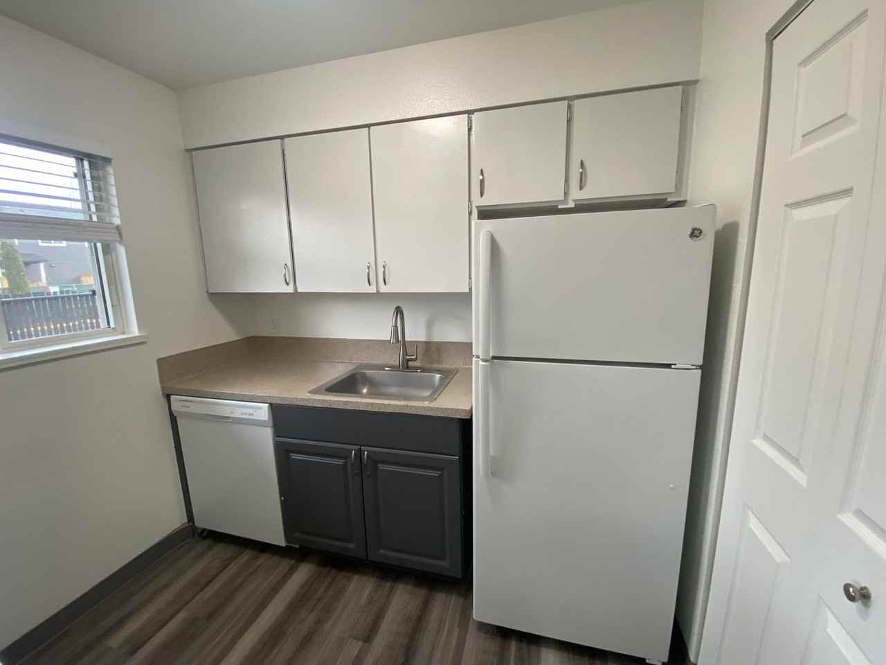 Pleasant Square Apartments - Photo 7 of 16