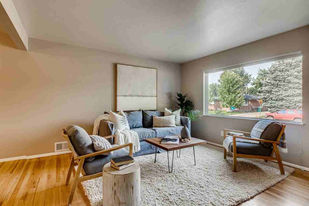 6047 Independence St - Photo 7 of 26