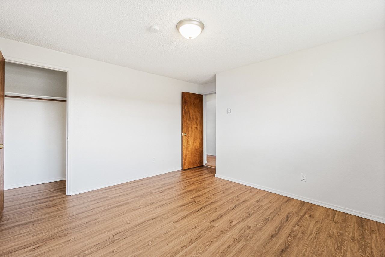 428 1st Ave N #3 - Photo 6 of 40