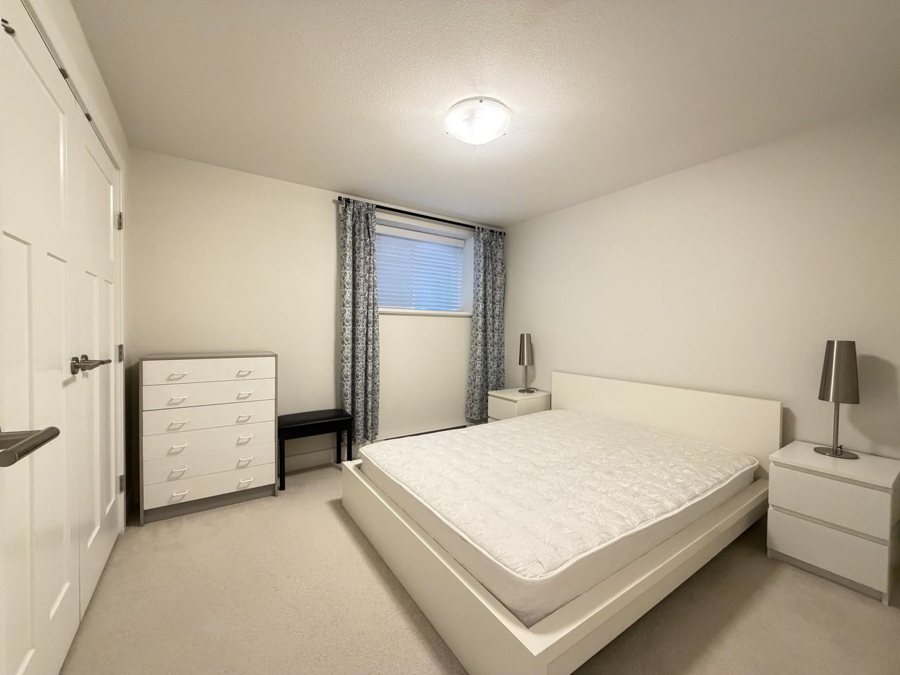 16769 22A Avenue - Photo 6 of 12