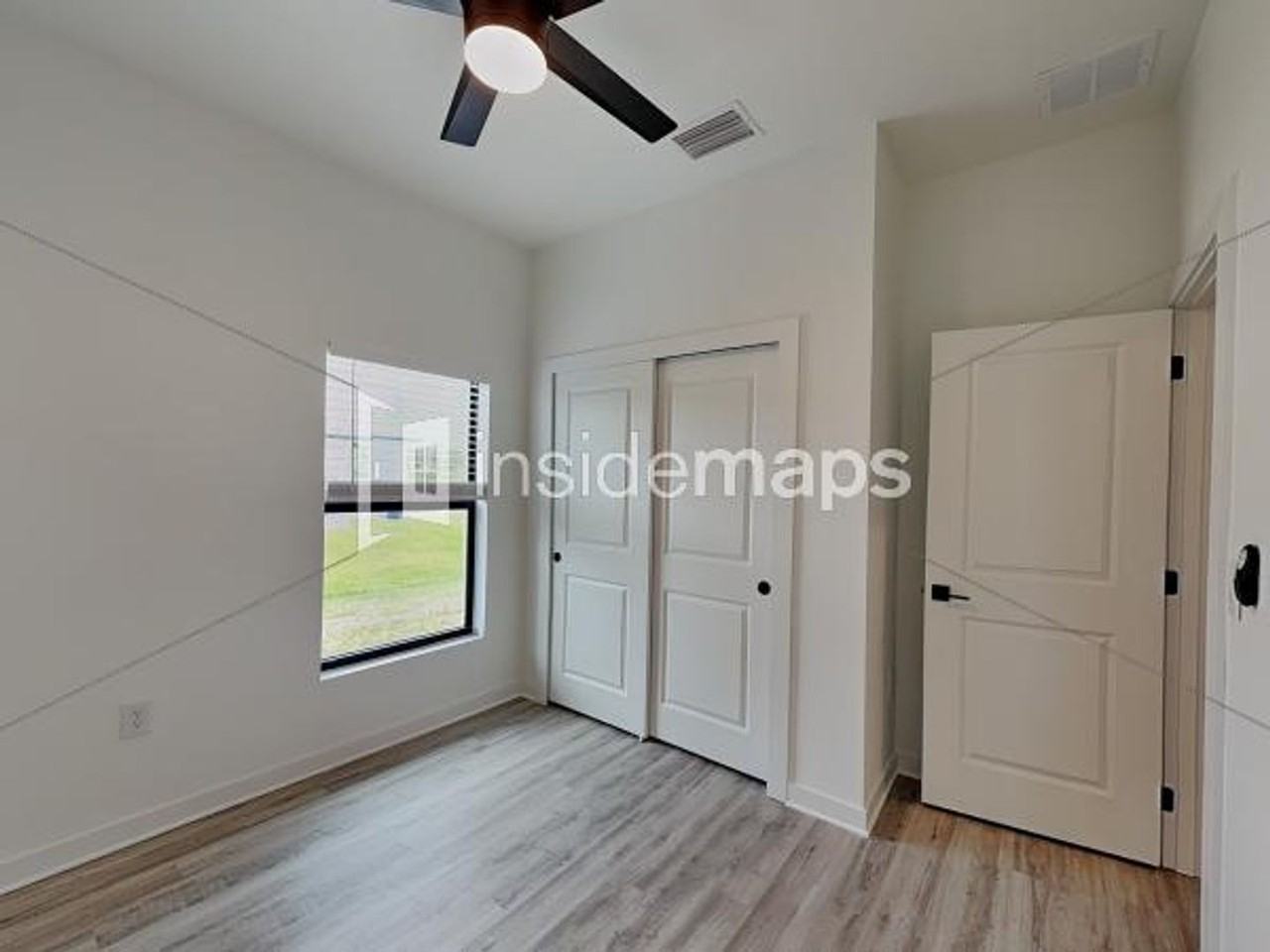 1133 Abrams Blvd - Photo 7 of 38