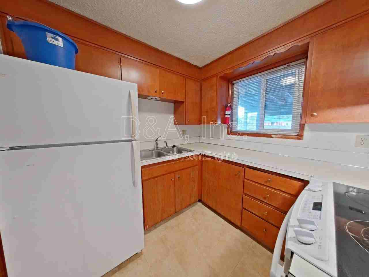 115 S 20th St #6 - Photo 5 of 10