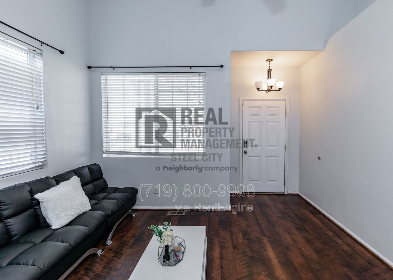 2214 Cowhand Pl - Photo 4 of 37