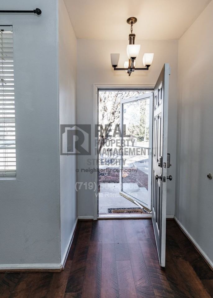 2214 Cowhand Pl - Photo 5 of 37