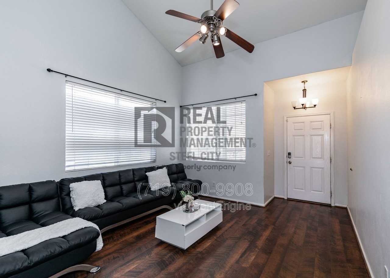 2214 Cowhand Pl - Photo 7 of 37