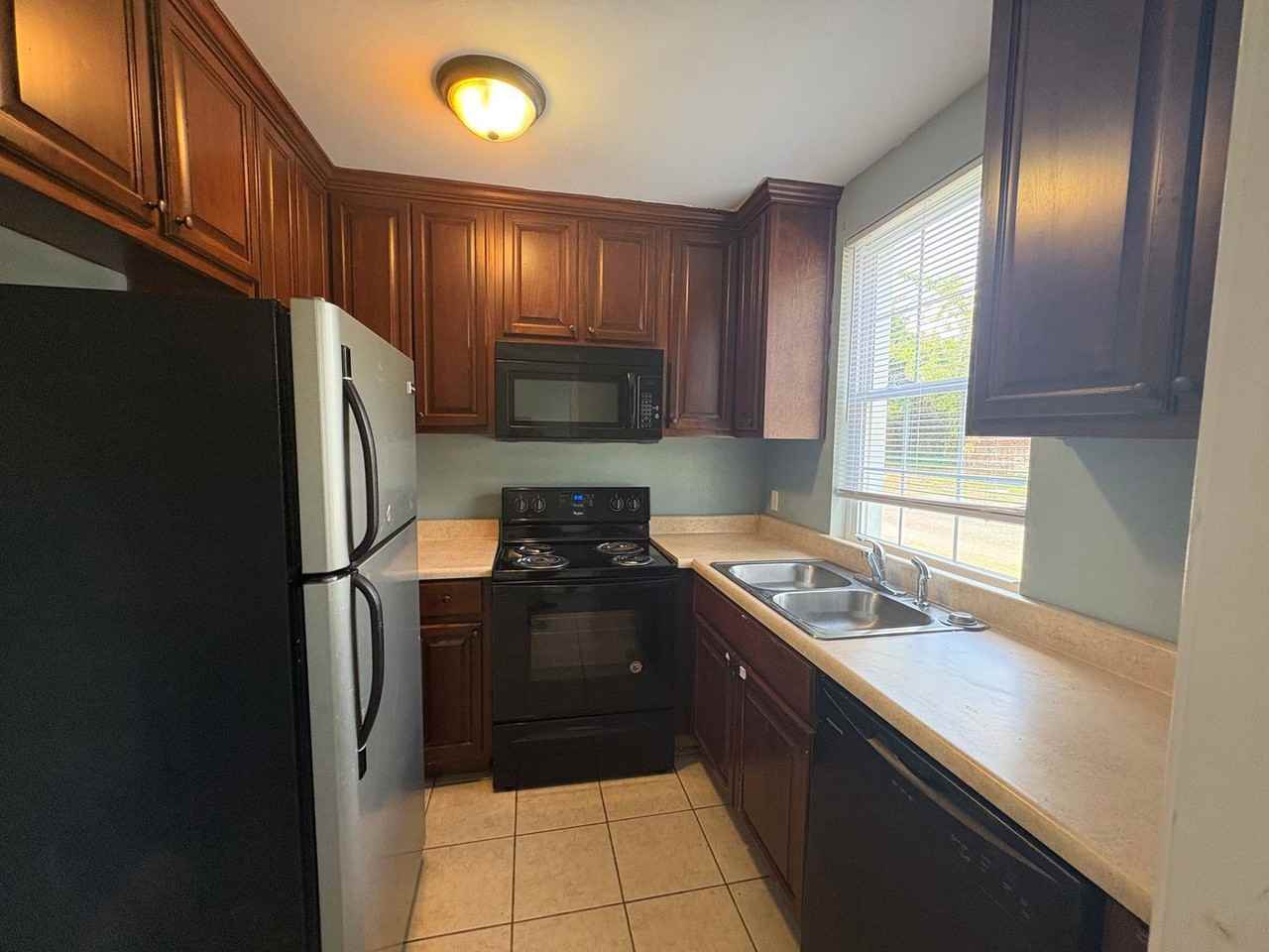 833 North Ave #A2 - Photo 6 of 13