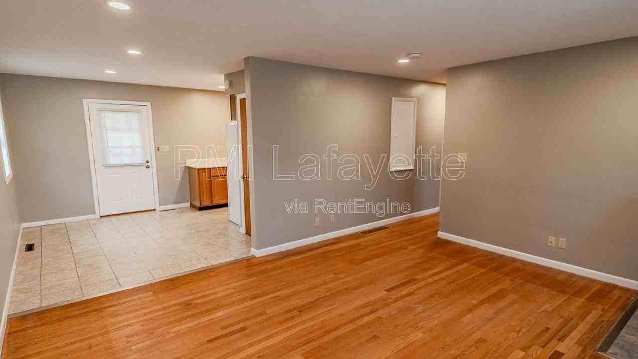 2454 Poplar Ln - Photo 6 of 26