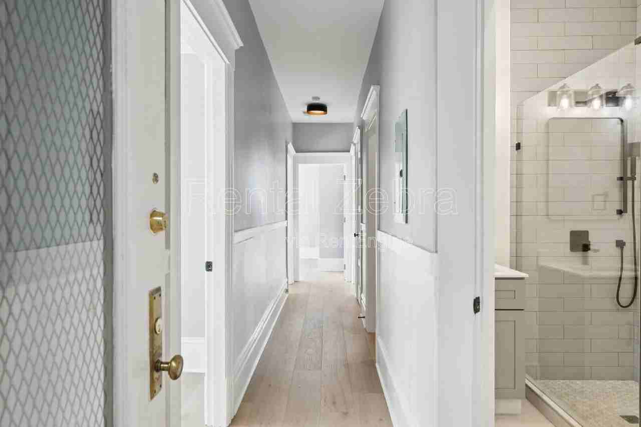 1192 Pacific Ave - Photo 5 of 34