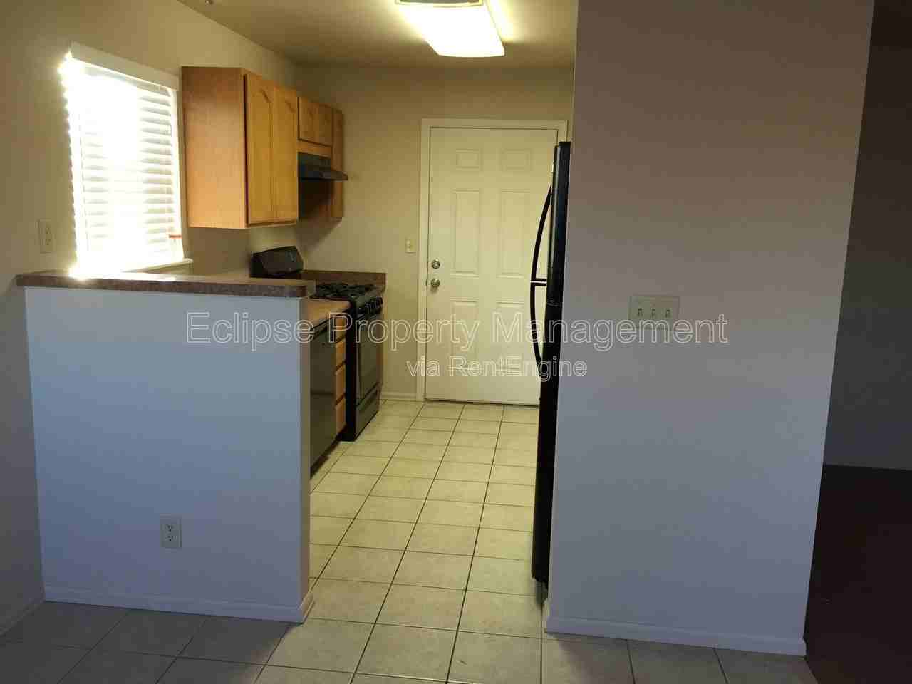 1710 Edison Ave - Photo 7 of 19