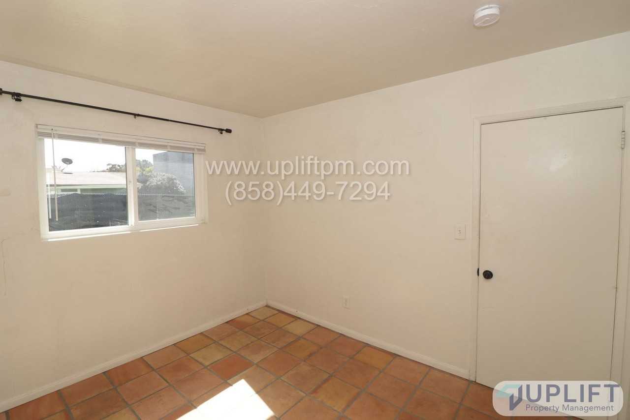 721 D St - Photo 7 of 10